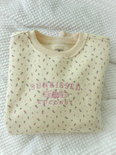 Cream Sweatshirt with Delicate Rose Embroidery for Cozy Everyday Style