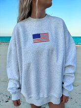 Vintage American Flag Sweatshirt in Pearl Grey for Cozy Everyday Style