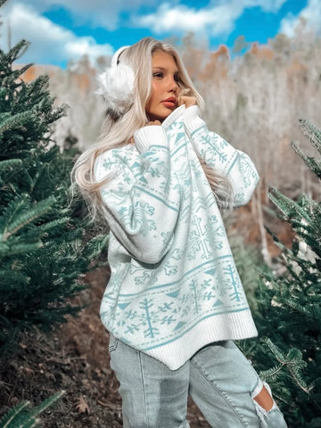 Cozy Oversized Christmas Sweater with Snowflake Design for Festive Style