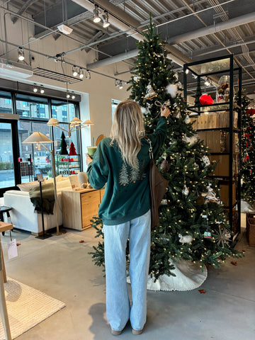 Cozy Christmas Tree Embroidered Sweatshirt for Festive Winter Style