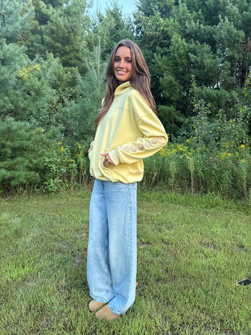 Coastal Bloom Hoodie with Embroidered Shells for Effortless Seaside Style