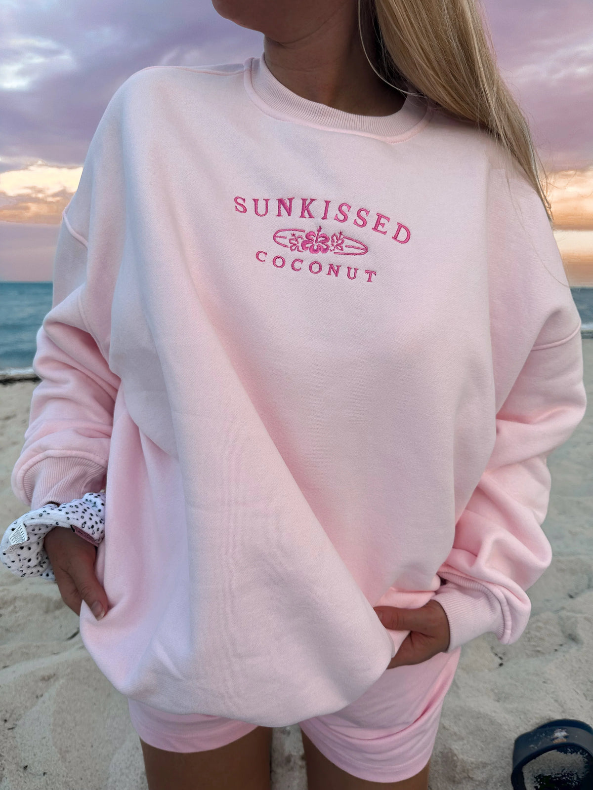 Cozy Embroidered Sweatshirt in Soft Pink for Effortless Everyday Style