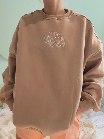 Cozy Embroidered Sweatshirt with Playful Cappuccino Howdy Design