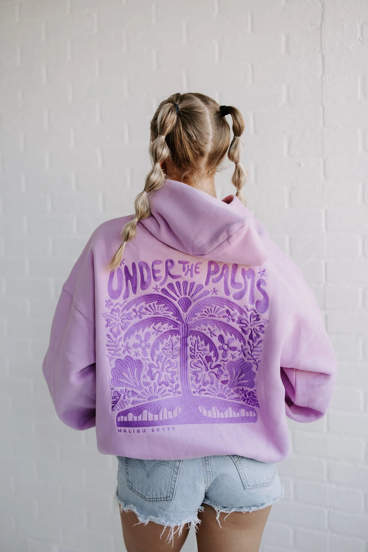 Embroidered Beach Paradise Hoodie in Soft Purple for Cozy Days