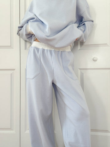 Effortless Blue and White Striped Sweatpants for a Casual Chic Look