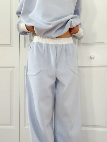 Effortless Blue and White Striped Sweatpants for a Casual Chic Look