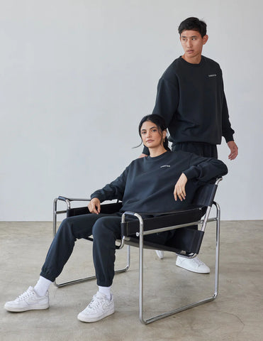 Classic Black Crewneck Sweatshirt for Effortless Everyday Style
