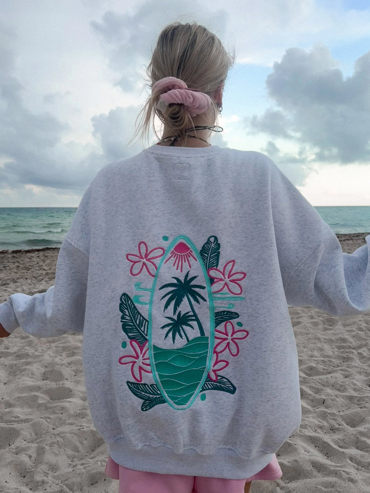 Effortless Pearl Grey Sweatshirt with Surfing The Waves Embroidery