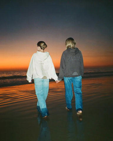 Oversized Sunset Hoodie for Cozy Evenings and Effortless Style