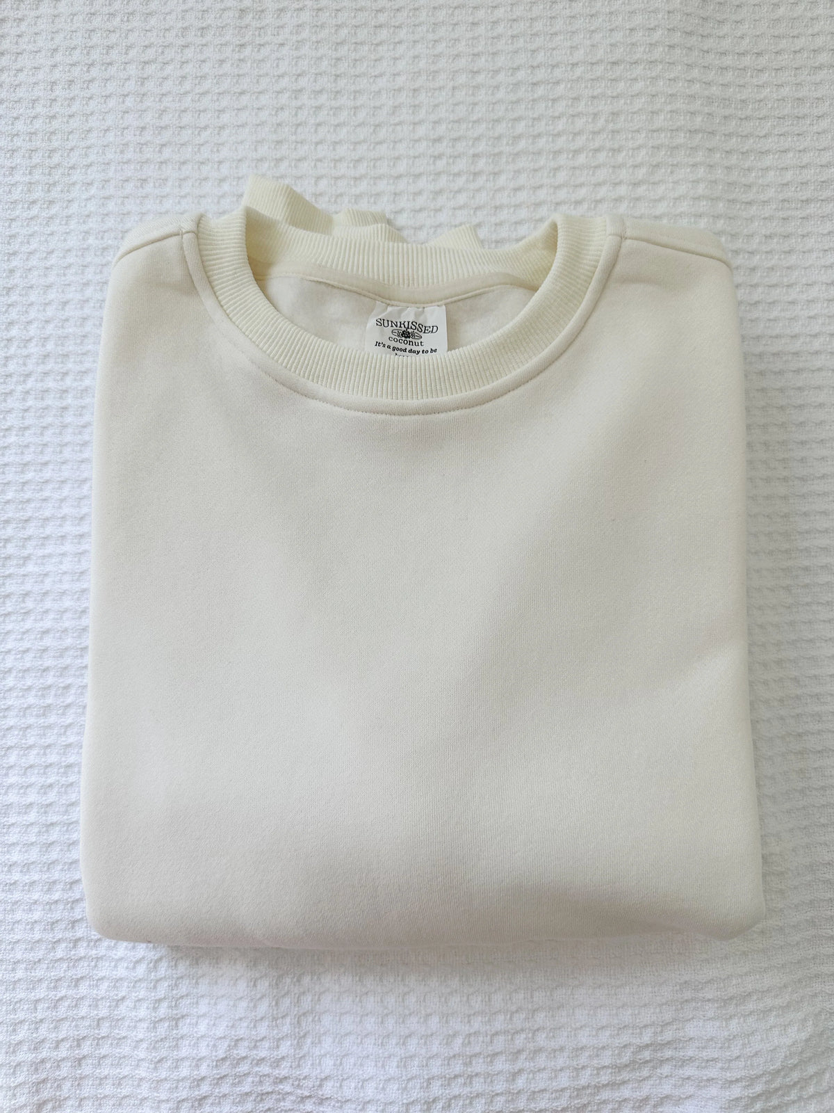 Effortless Ivory Sweatshirt for Cozy Everyday Style