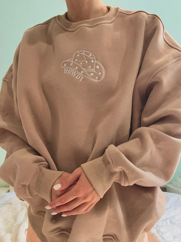 Cozy Embroidered Sweatshirt with Playful Cappuccino Howdy Design