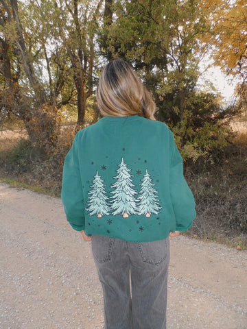 Cozy Christmas Tree Embroidered Sweatshirt for Festive Winter Style