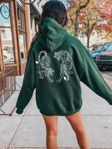 Vintage Tiger Graphic Hoodie for Cozy Street Style