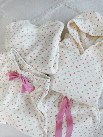 Ivory Sweatshirt with Sweet Cherry Print for Cozy Everyday Style