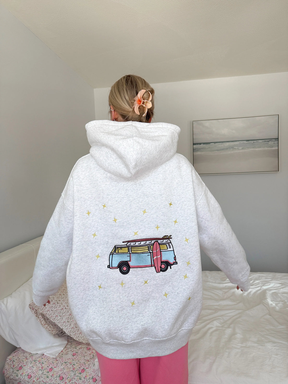 Effortless Pearl Grey Hoodie with Embroidered Star for Everyday Style