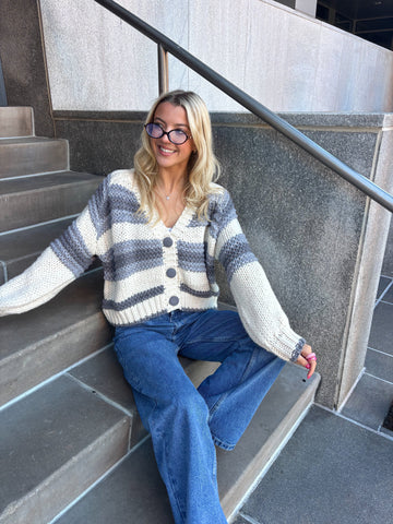 Chunky Knit Button-Up Cardigan in Dreamy Blue for Cozy Layering