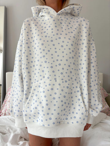Floral Print Hoodie in White and Blue for a Fresh Everyday Look