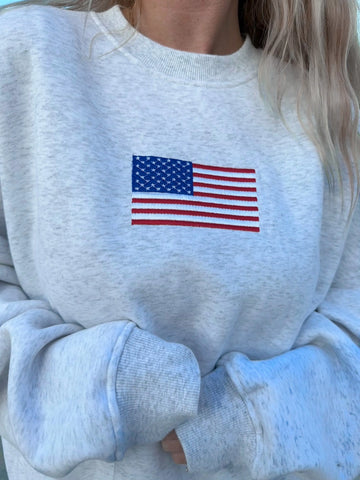 Vintage American Flag Sweatshirt in Pearl Grey for Cozy Everyday Style